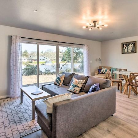 Canal Cottage Retreat With Dock And Waterfront Views Ocean Shores Exterior foto