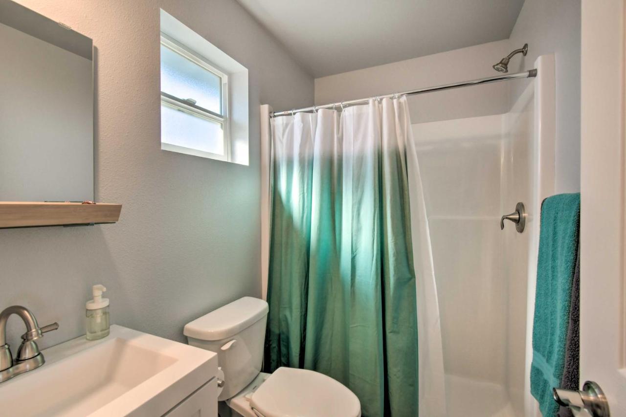 Canal Cottage Retreat With Dock And Waterfront Views Ocean Shores Exterior foto