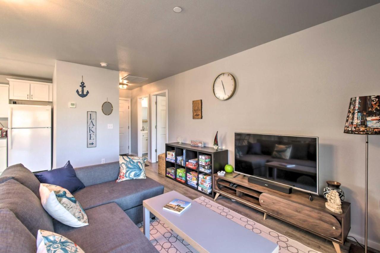 Canal Cottage Retreat With Dock And Waterfront Views Ocean Shores Exterior foto