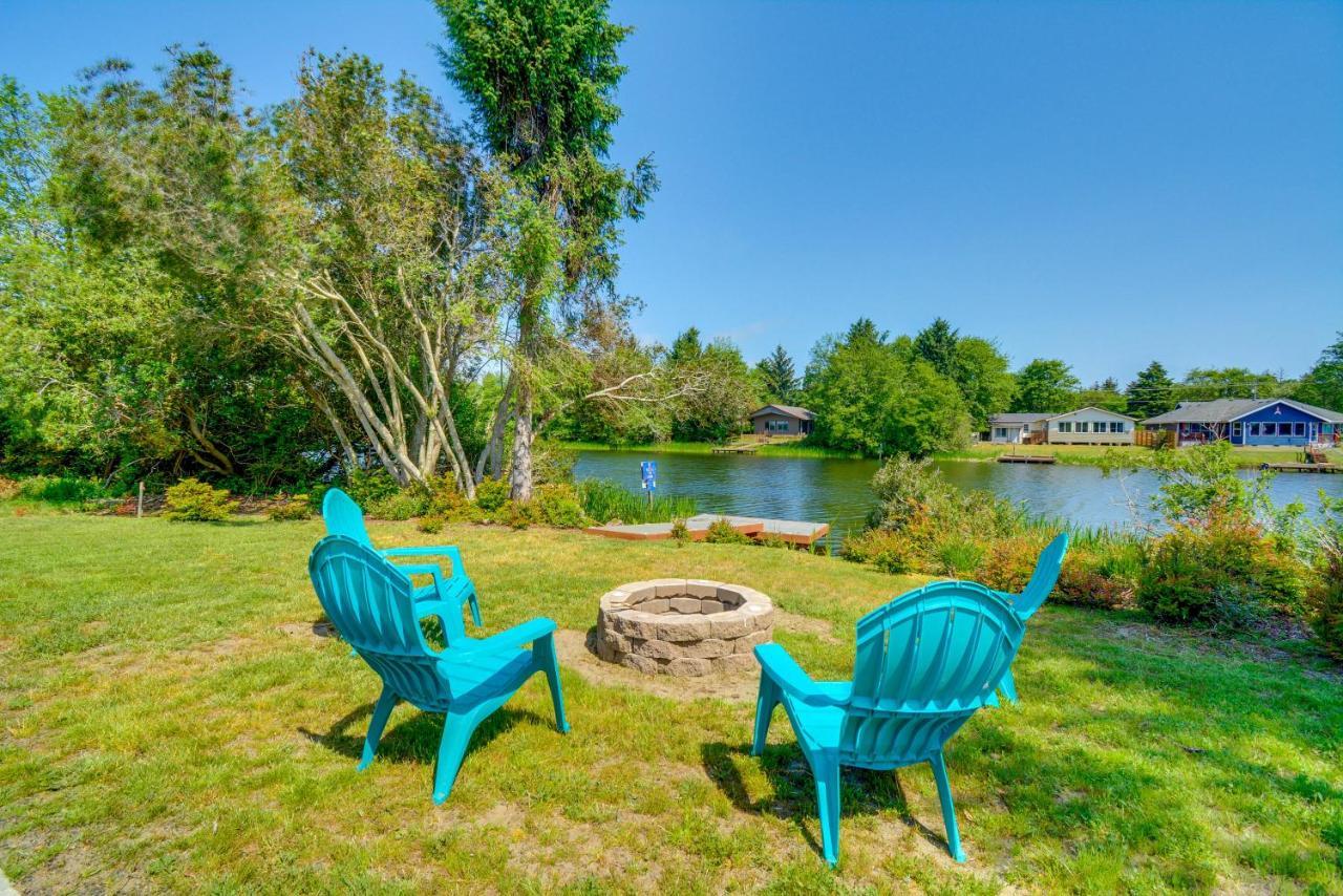 Canal Cottage Retreat With Dock And Waterfront Views Ocean Shores Exterior foto